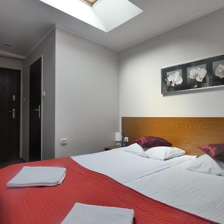 Astral Aparthotel Raszyn Kültér fotó