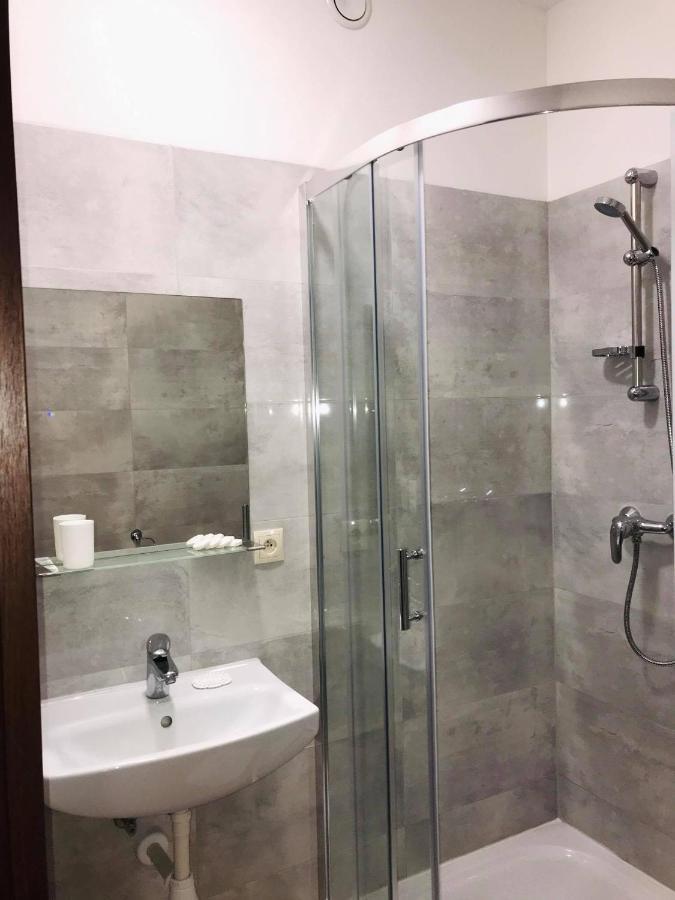 Astral Aparthotel Raszyn Kültér fotó
