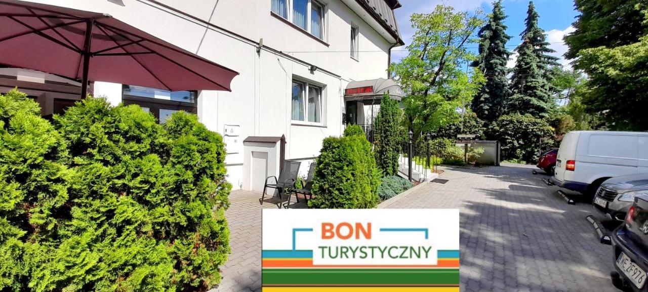 Astral Aparthotel Raszyn Kültér fotó
