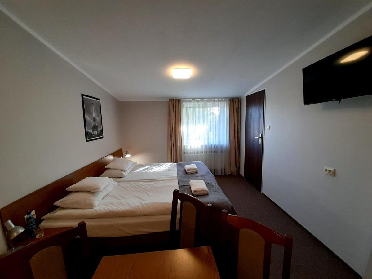 Astral Aparthotel Raszyn Kültér fotó