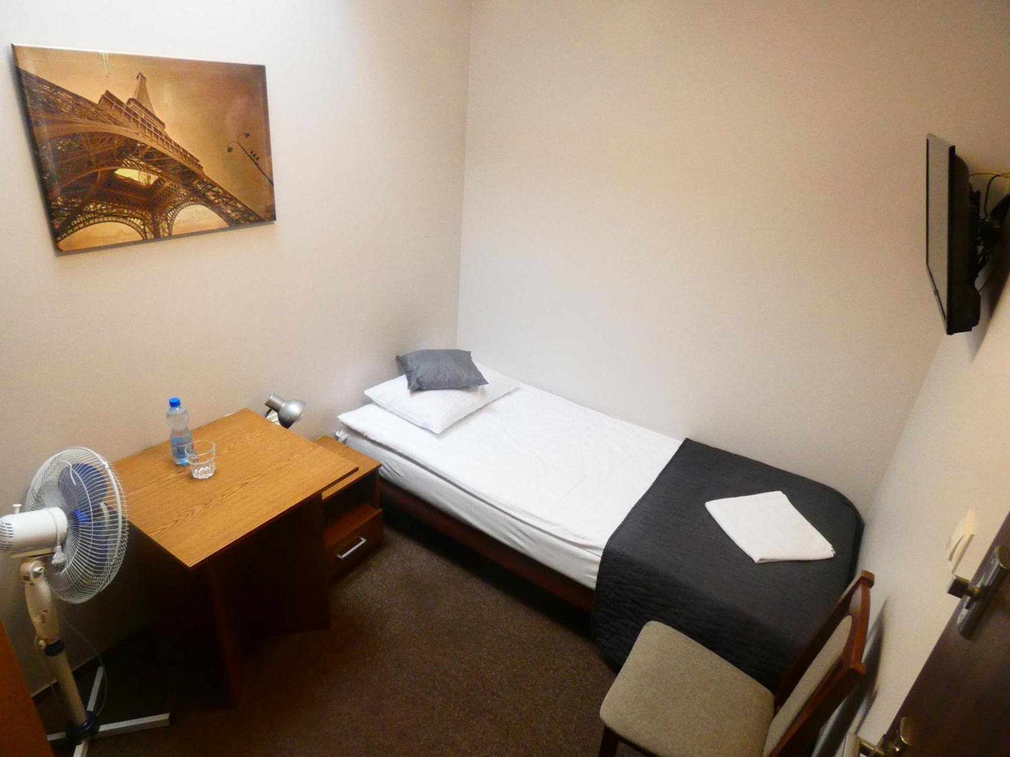 Astral Aparthotel Raszyn Kültér fotó