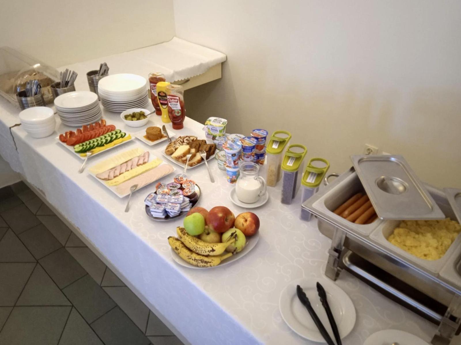 Astral Aparthotel Raszyn Kültér fotó